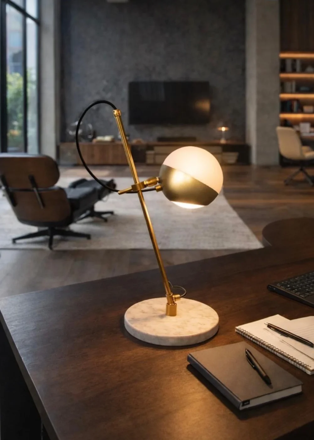 CRYSTAL TABLE LAMP